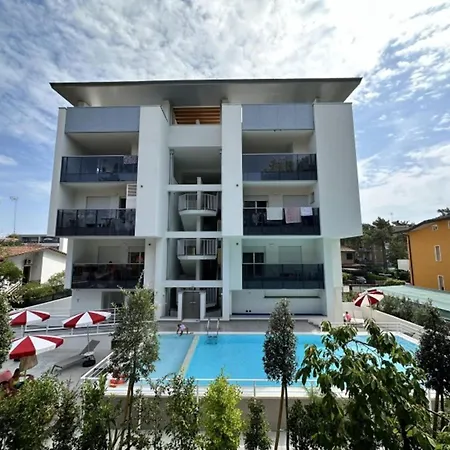 Flat With Pool Access And Terrace *