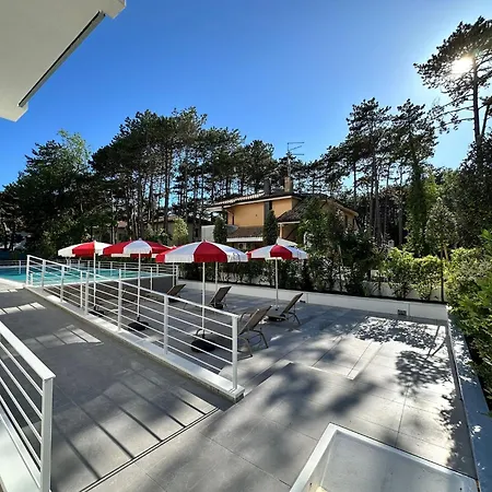 Apartmán Flat With Pool Access And Terrace *