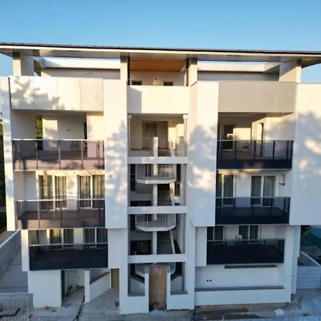 Apartmán Flat With Pool Access And Terrace *