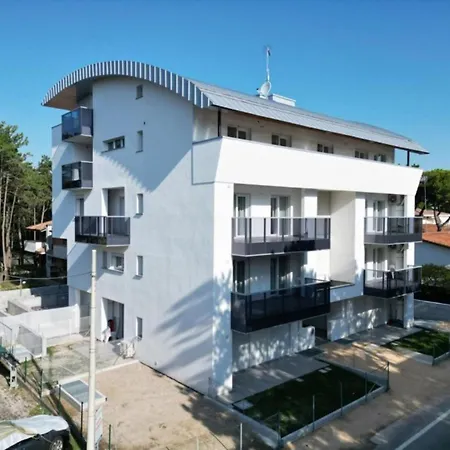 Apartmán Flat With Pool Access And Terrace