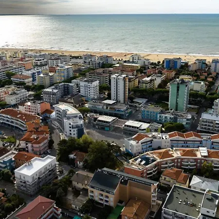 Flat With Pool Access And Terrace Apartmán Bibione